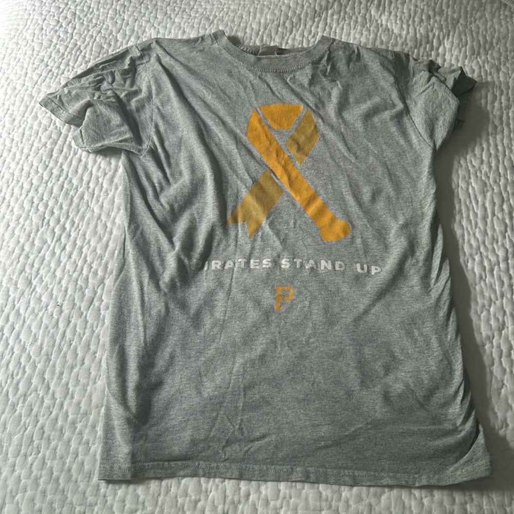 Grey pirates shirt - Jerz - size small